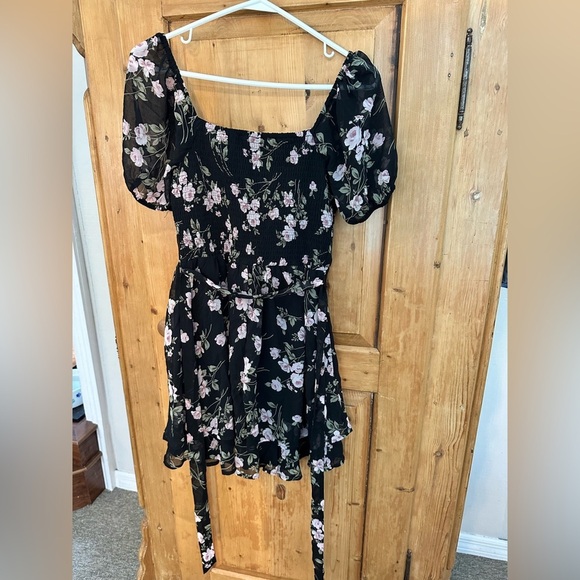 Lily Rose Black Floral Mini Dress. Size Medium  - Like New - Picture 2 of 11